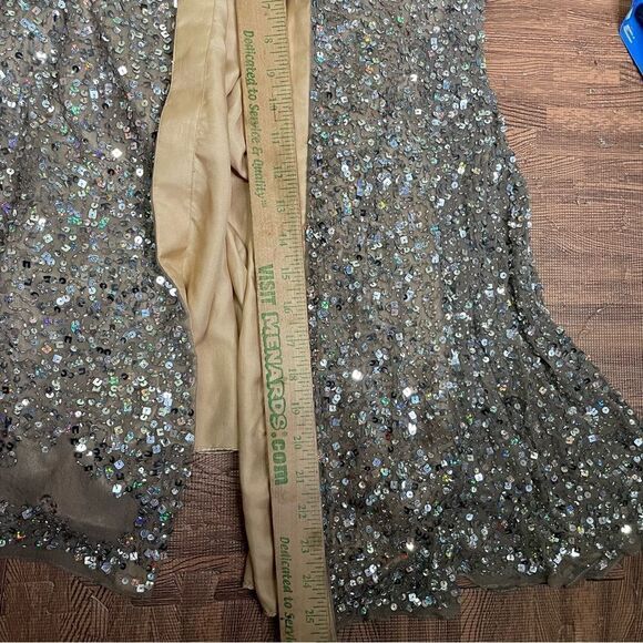 BG Haute silver all over sequin strapless evening prom gown size 2 - Picture 15 of 16